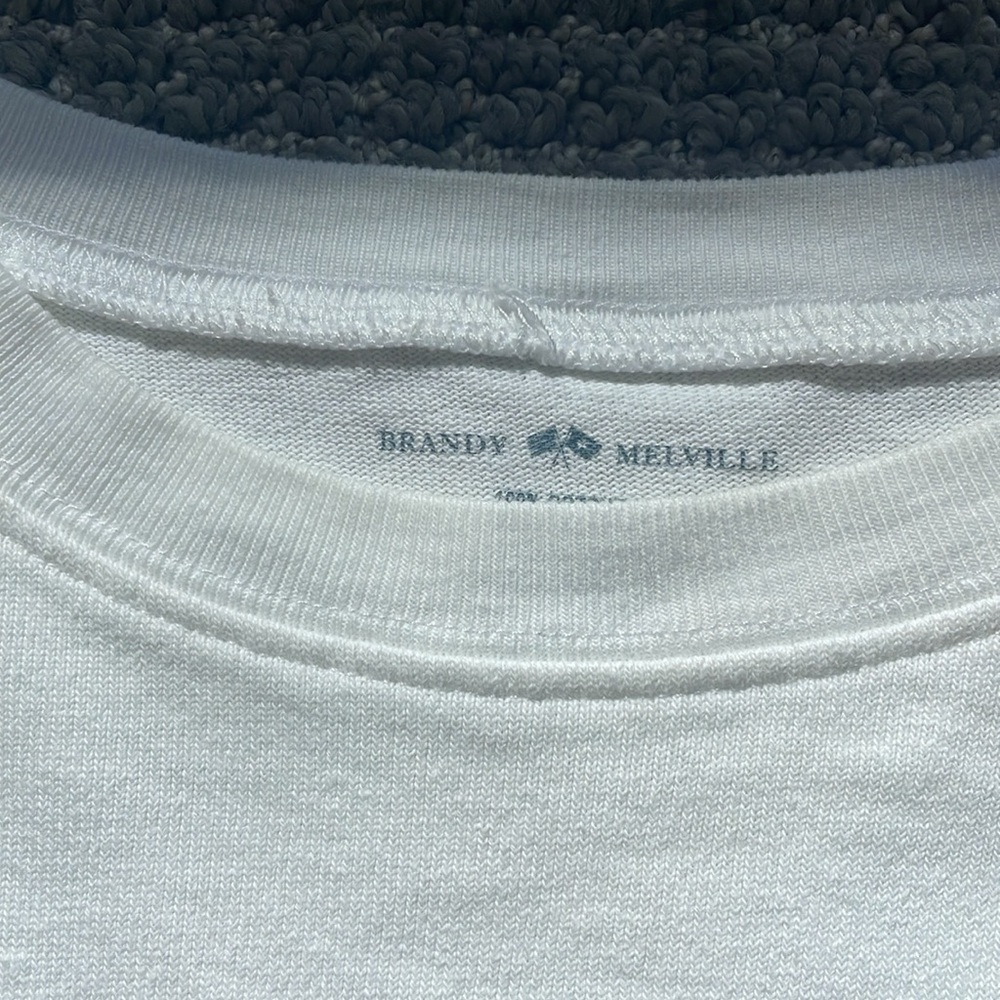Brandy Melville Graphic long sleeve (SOHO NEW YORK) - Picture 2 of 2